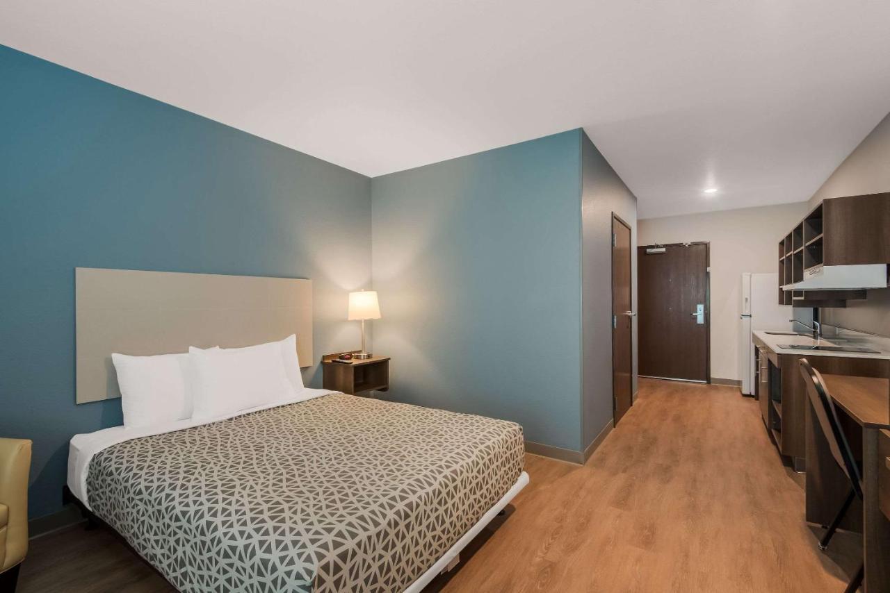 Woodspring Suites Bellflower - Los Angeles Exterior photo